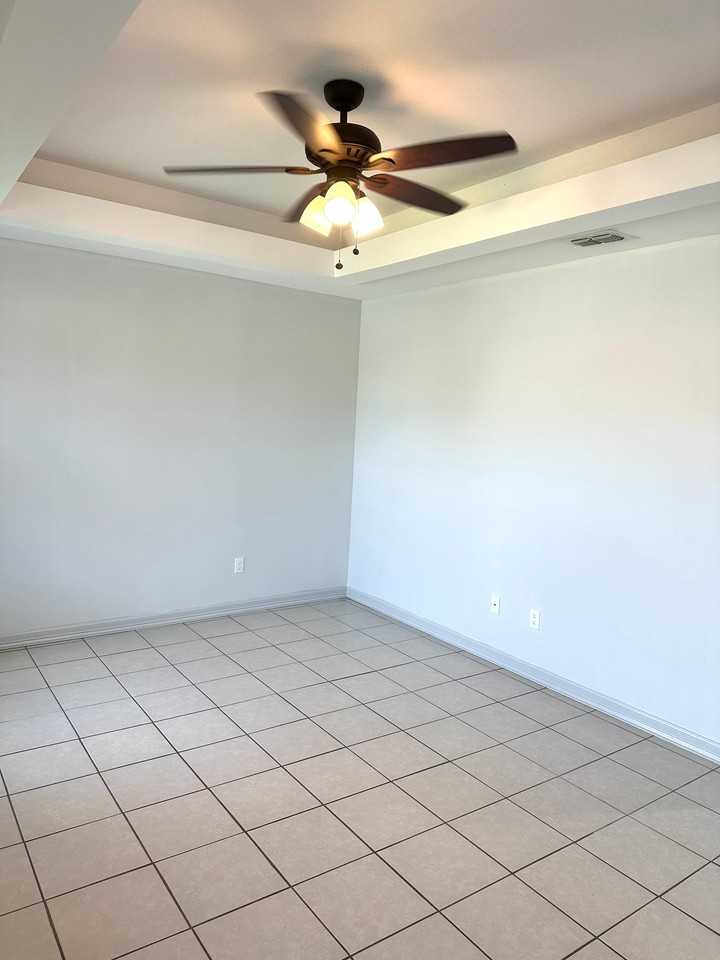 328 Clemente Ave - Photo 2 of 16