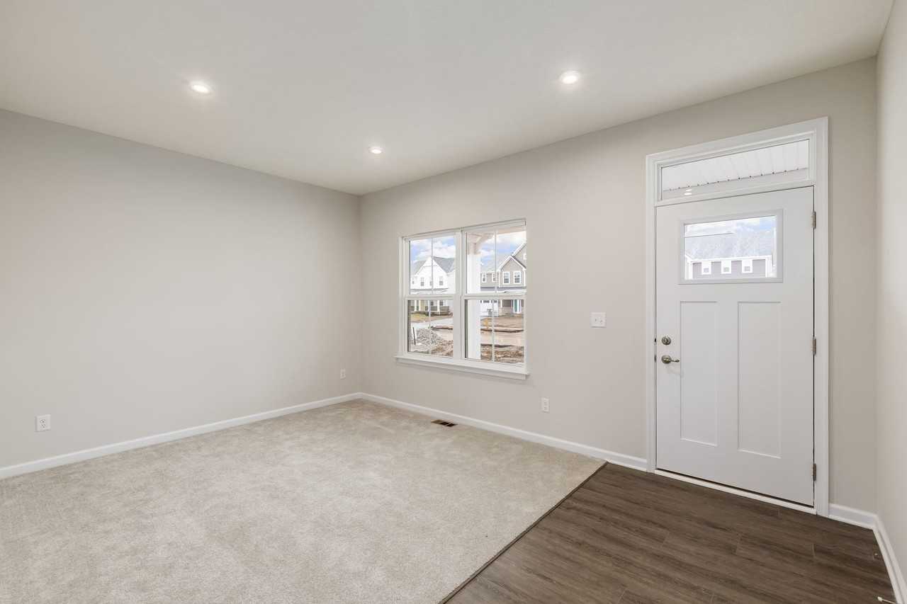 303 Wyman Lake Dr - Photo 3 of 39