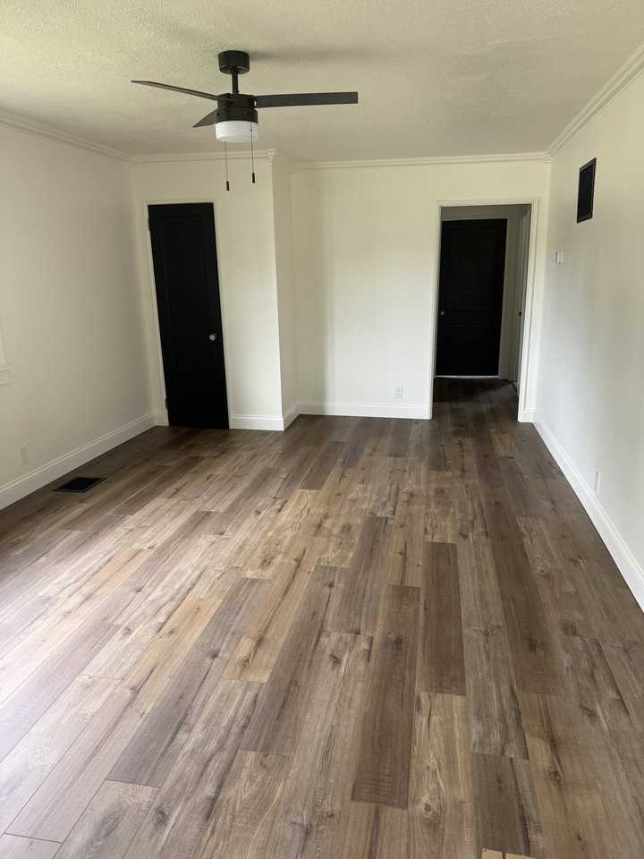 2706 S 71st St - Photo 2 of 17