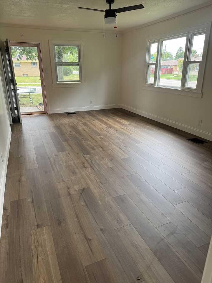 2706 S 71st St - Photo 3 of 17