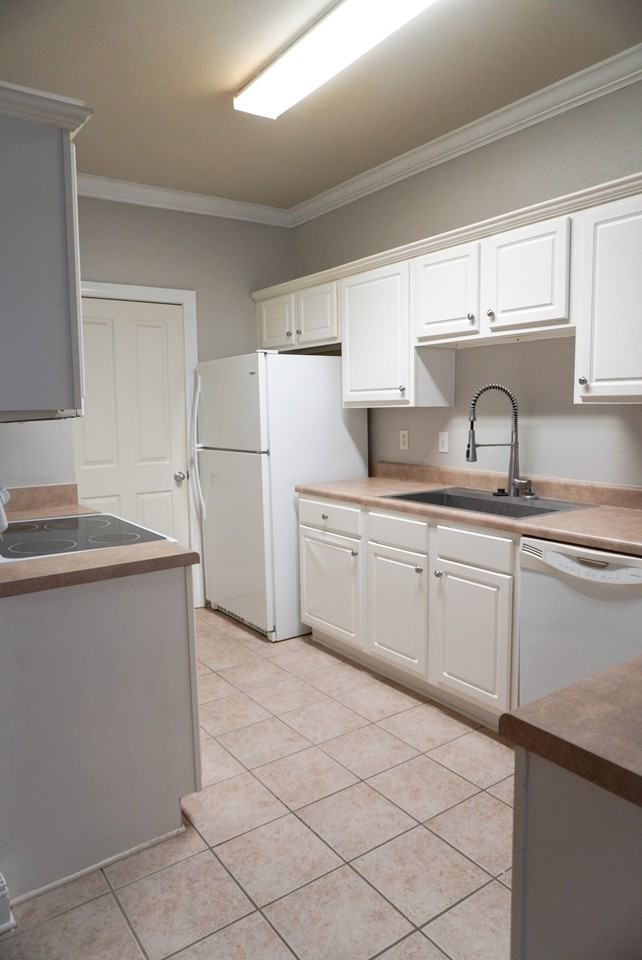 5395 Arlington Ct - Photo 4 of 13