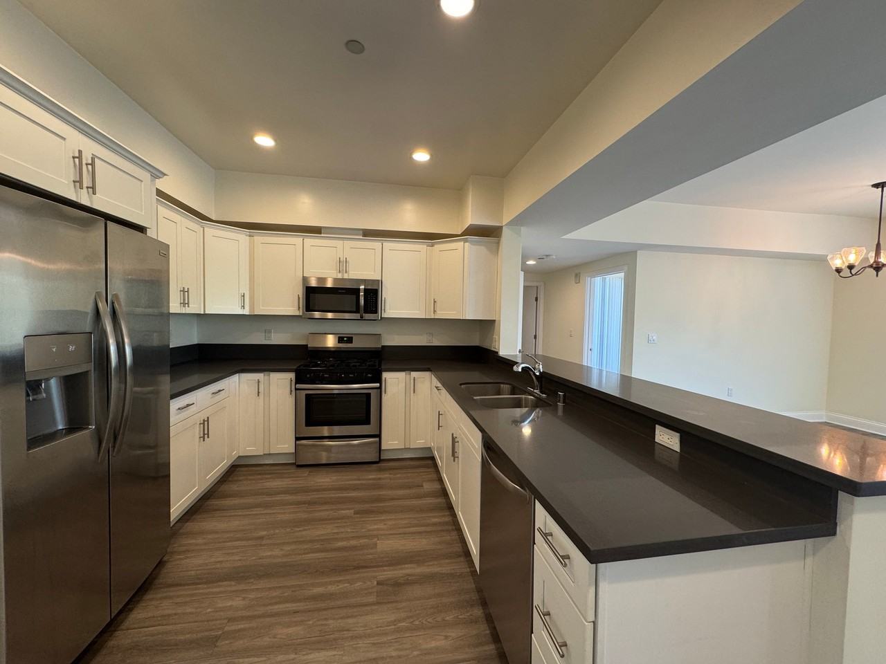 14934 Burbank Blvd #304 - Photo 3 of 16