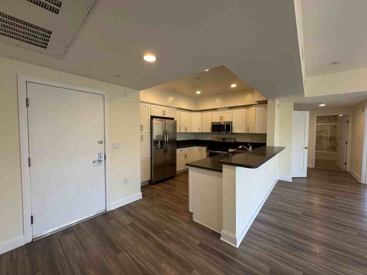 14934 Burbank Blvd #304 - Photo 7 of 16