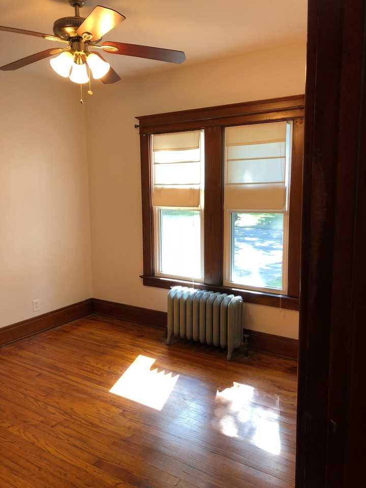 1372 Amherst St - Photo 3 of 9