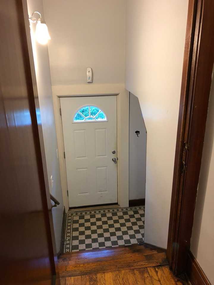 1372 Amherst St - Photo 5 of 9