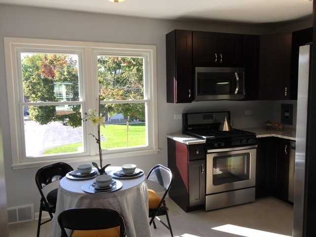 1135 Augusta St - Photo 4 of 14