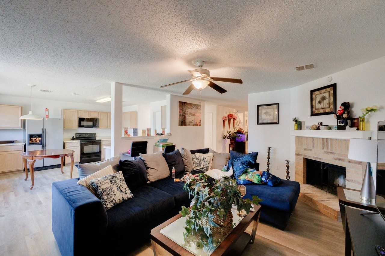 4260 Meadowknoll Dr - Photo 3 of 18
