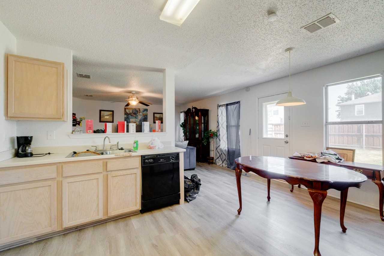 4260 Meadowknoll Dr - Photo 6 of 18
