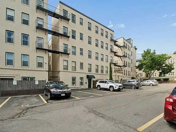1423 Commonwealth Ave #502 - Photo 5 of 12