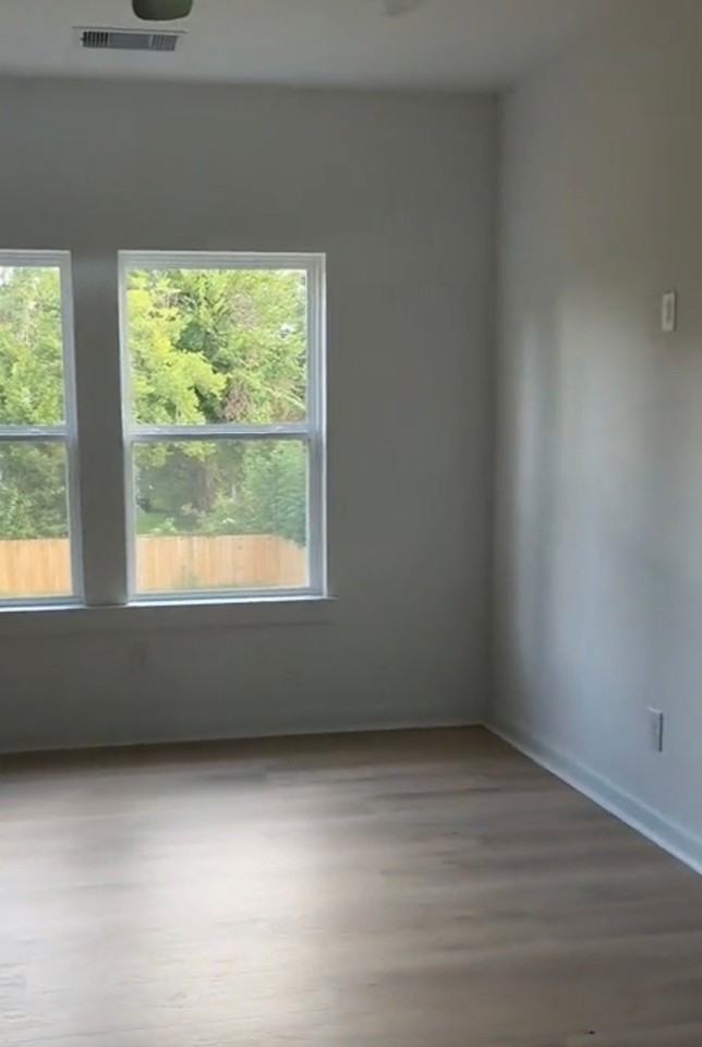 4916 Tronewood St - Photo 3 of 5