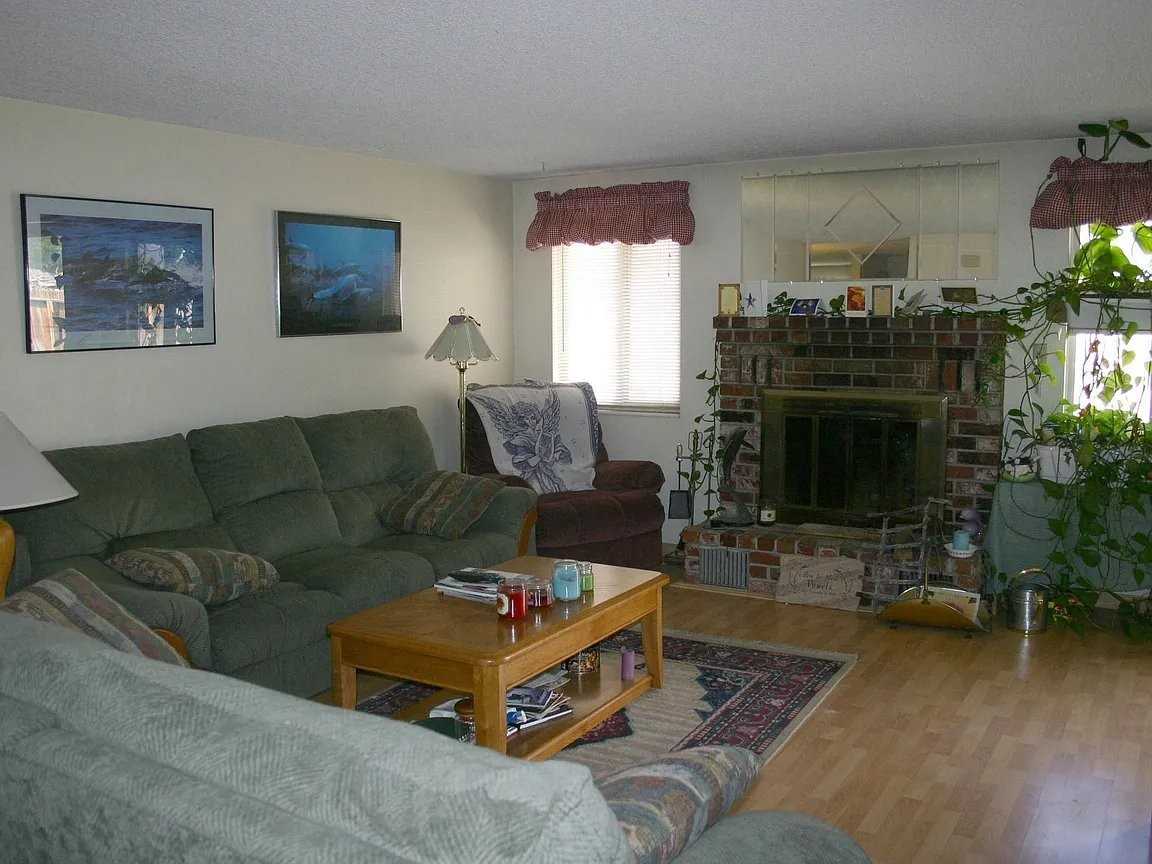 3089 Meadowlands Ct - Photo 2 of 7