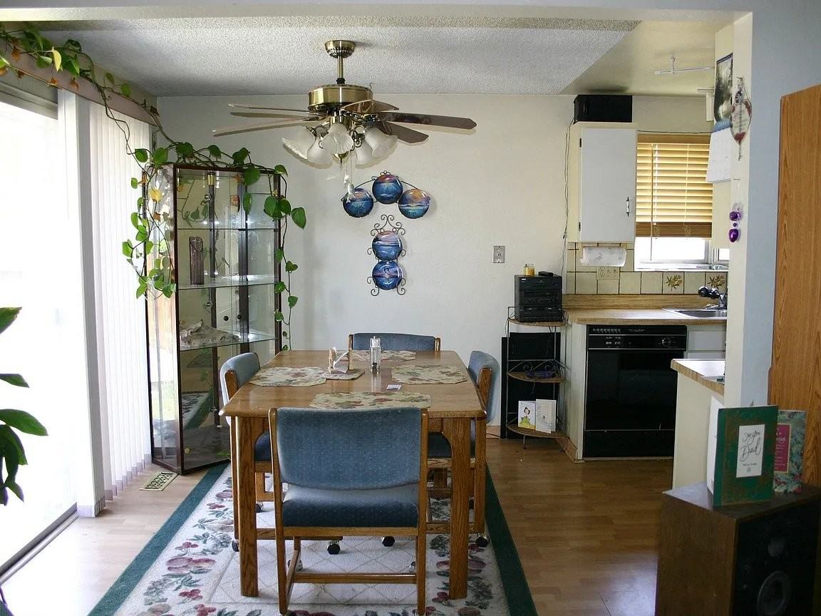 3089 Meadowlands Ct - Photo 3 of 7