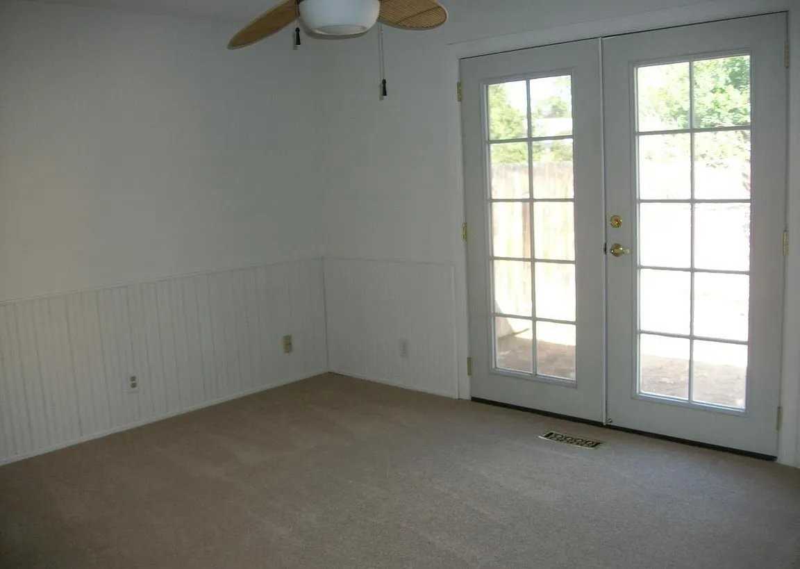 3089 Meadowlands Ct - Photo 6 of 7