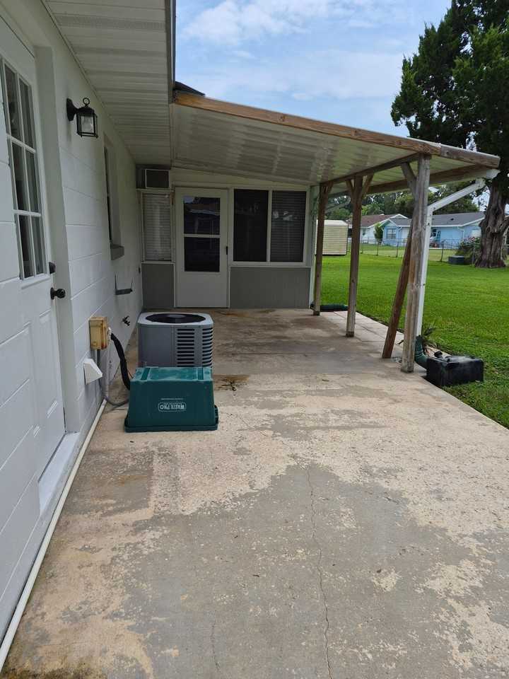 2956 Carriage Dr - Photo 2 of 18