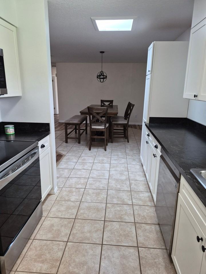 2956 Carriage Dr - Photo 6 of 18