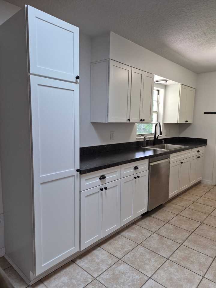 2956 Carriage Dr - Photo 7 of 18