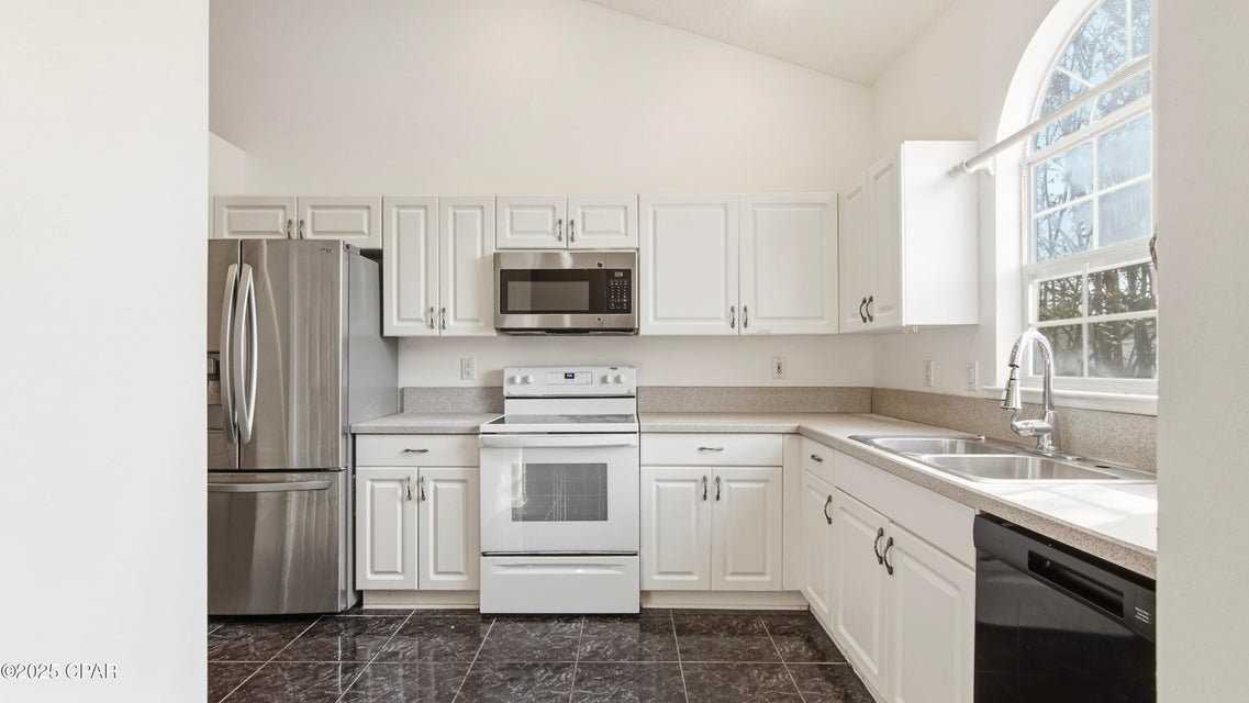 3104 Meadow St - Photo 3 of 19