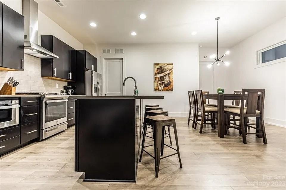 4115 Merlane Dr - Photo 5 of 14