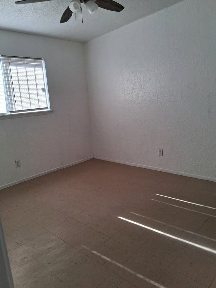 4429 Moonlight Ave #12 - Photo 4 of 5