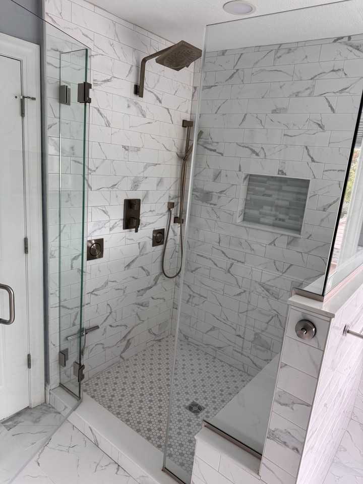 2066 Lakeland Ave - Photo 3 of 20