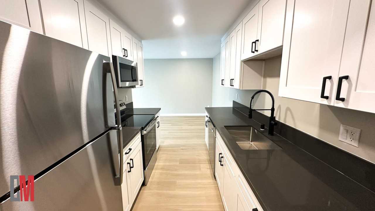 5435 Heidi Street - Photo 7 of 33