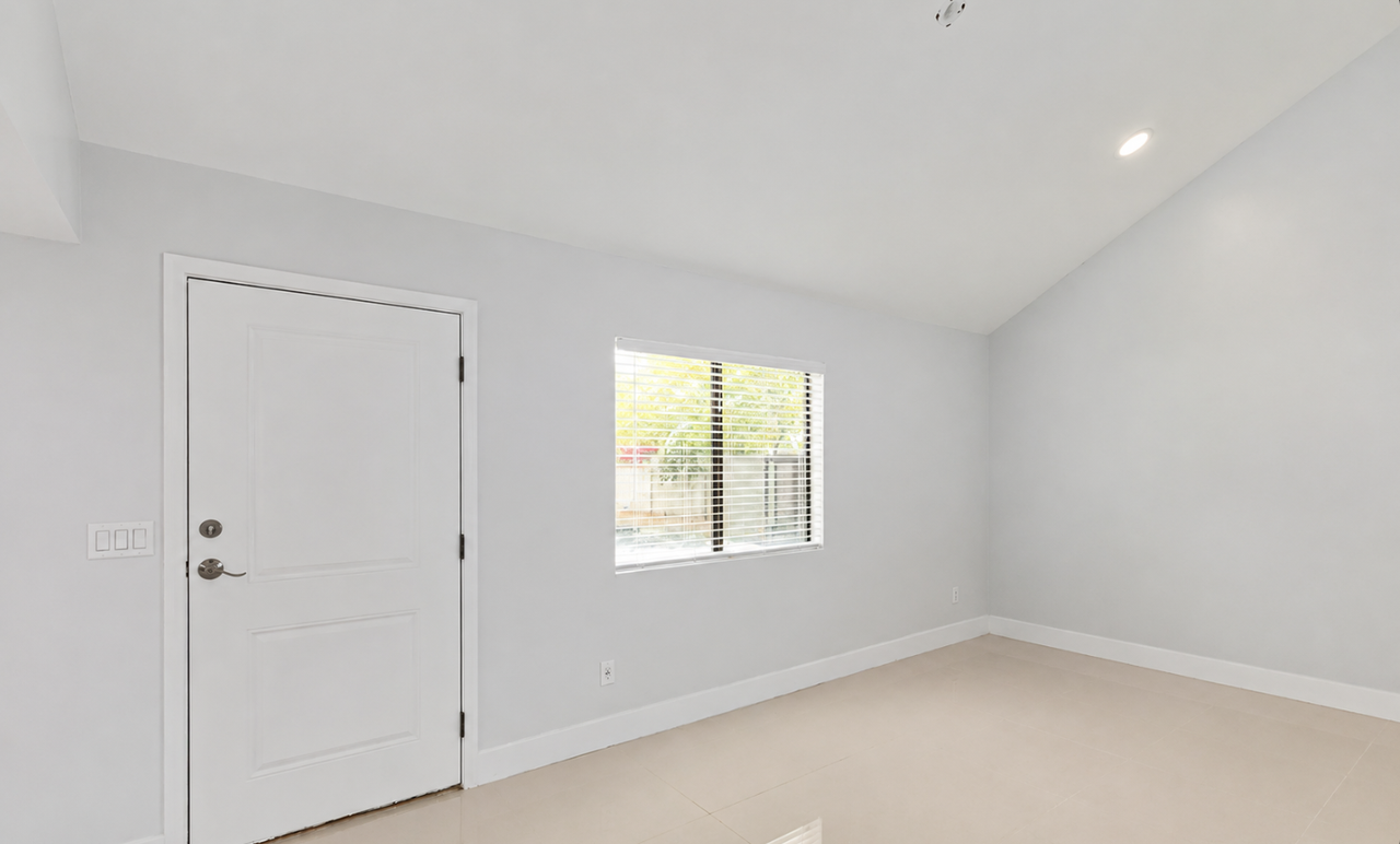 3402 East Virginia Avenue - Photo 5 of 10