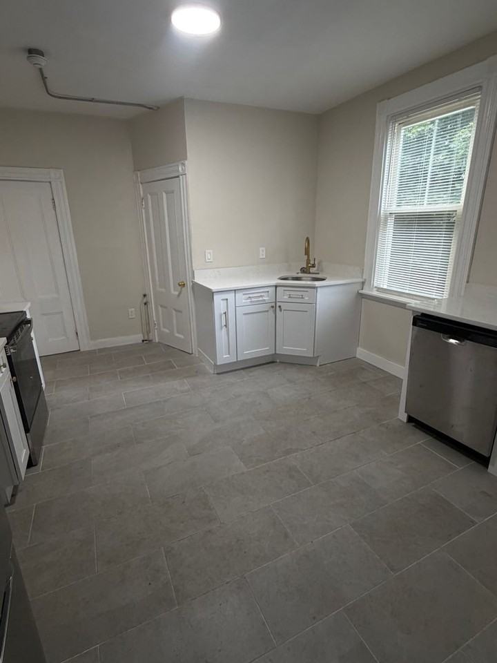 11 11 Dedford Street  - 11 Dedford Street #1 - Photo 7 of 9