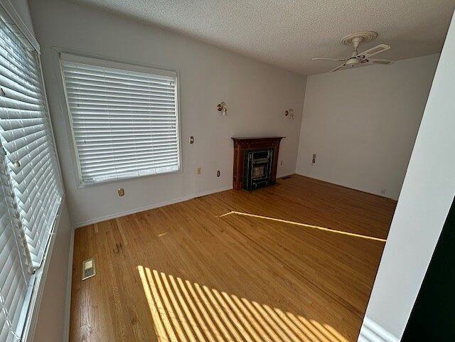 1405 2a St Nw - Photo 2 of 20