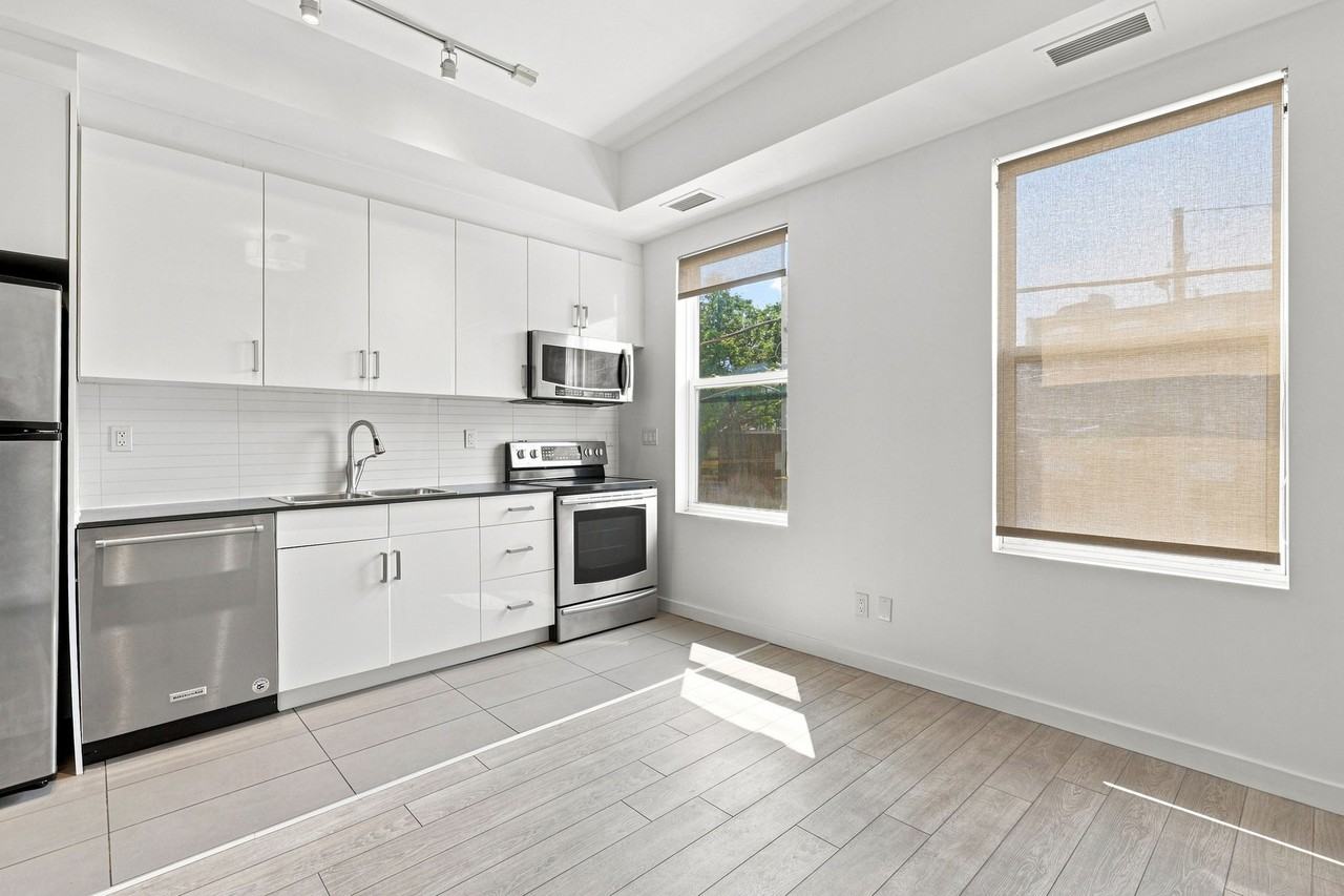 433 Parliament Street #201 - Photo 2 of 15