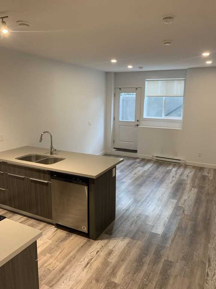 10215 103 Ave Nw - Photo 4 of 14