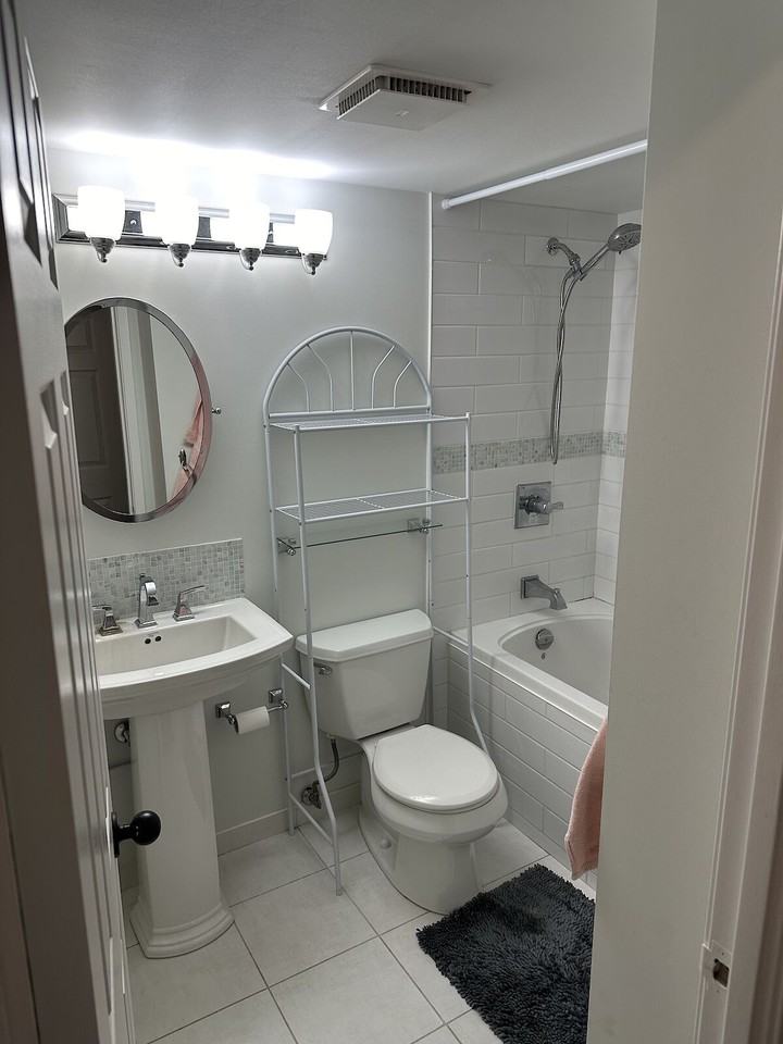 10545 Waterford House - Photo 5 of 25