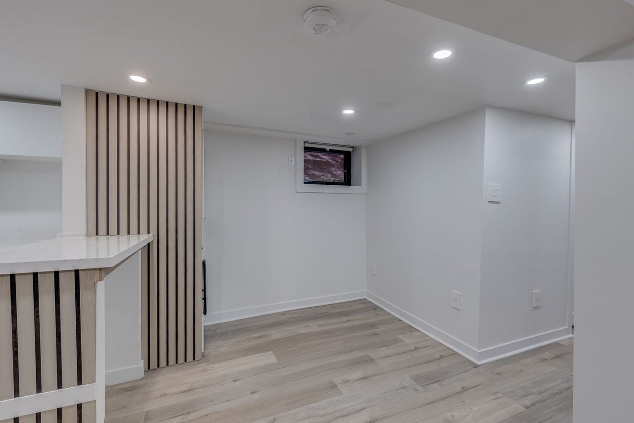 120 Glenlake Avenue #Bsmt - Photo 5 of 18
