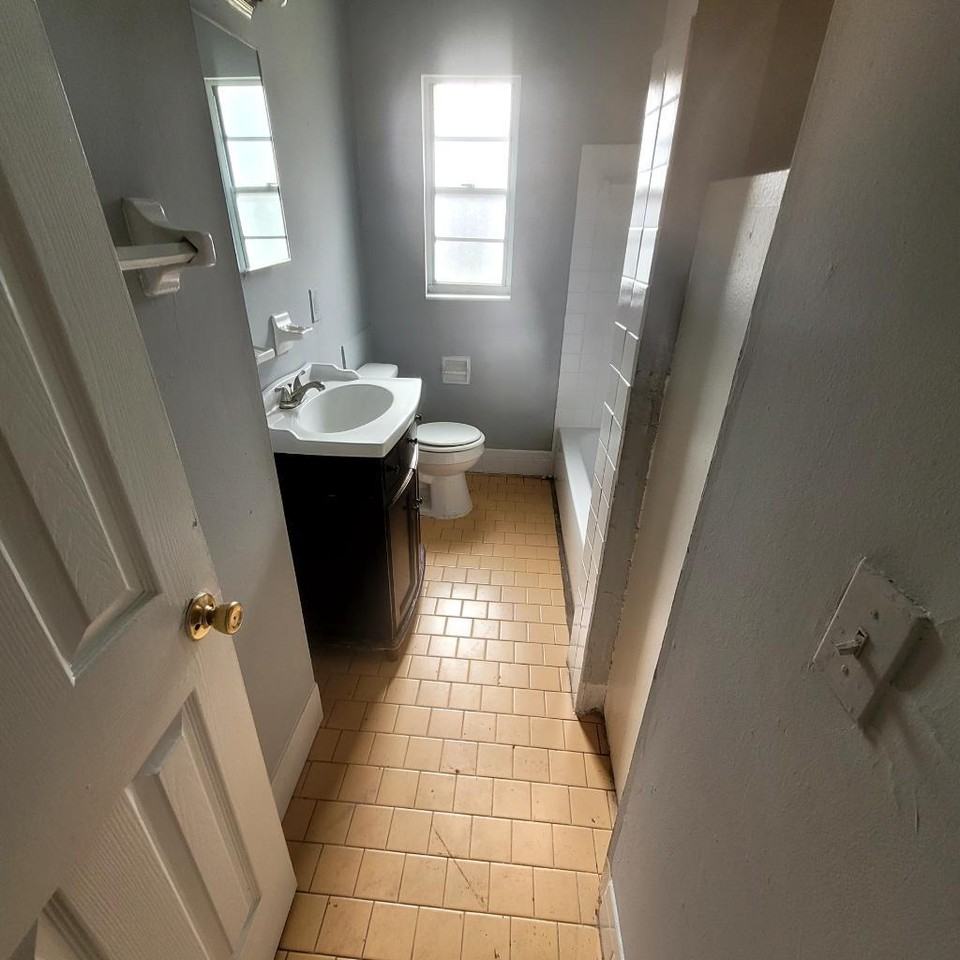5204 Kinkaid Rd #5204 - Photo 3 of 6