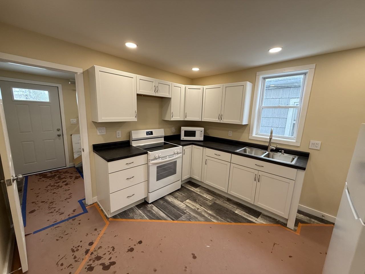 212 E High St #NA - Photo 2 of 12