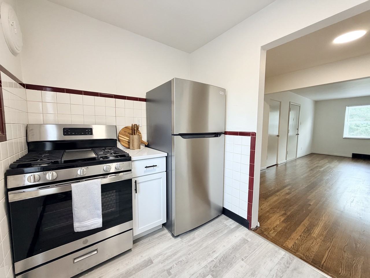 7176 Jamieson Ave #1W - Photo 4 of 14