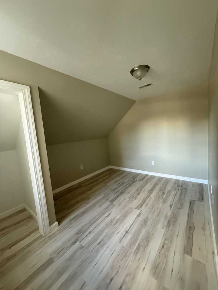 77 Townsend St #1 - Photo 2 of 10
