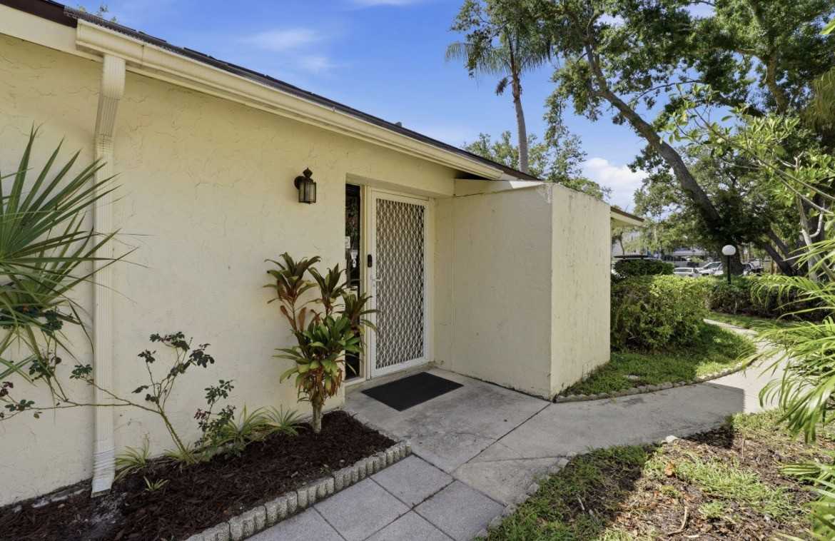 5324 Royal Palm Ave - Photo 6 of 8
