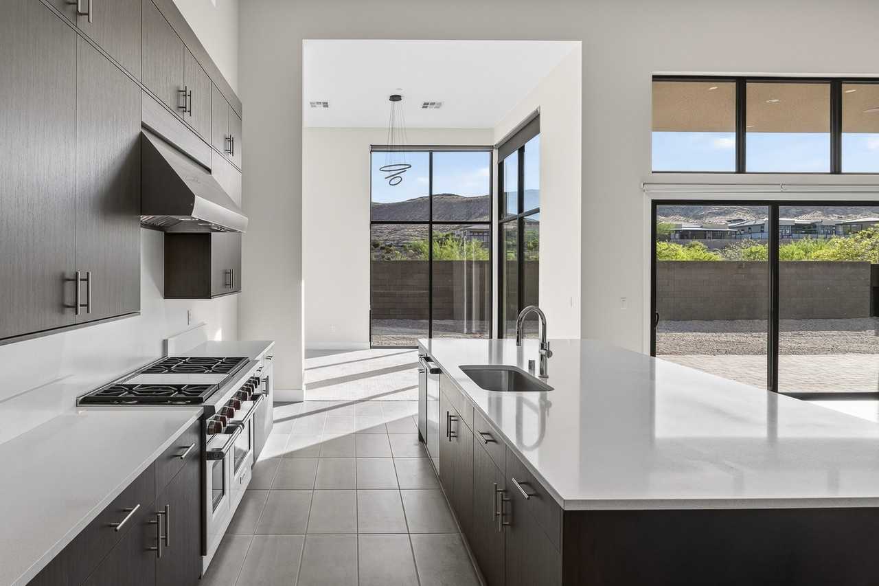 10865 Agate Cliffs Ave #NA - Photo 6 of 26