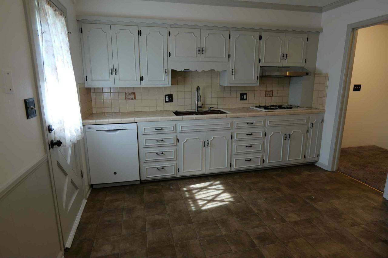 5018 Rosehill Dr #NA - Photo 7 of 16