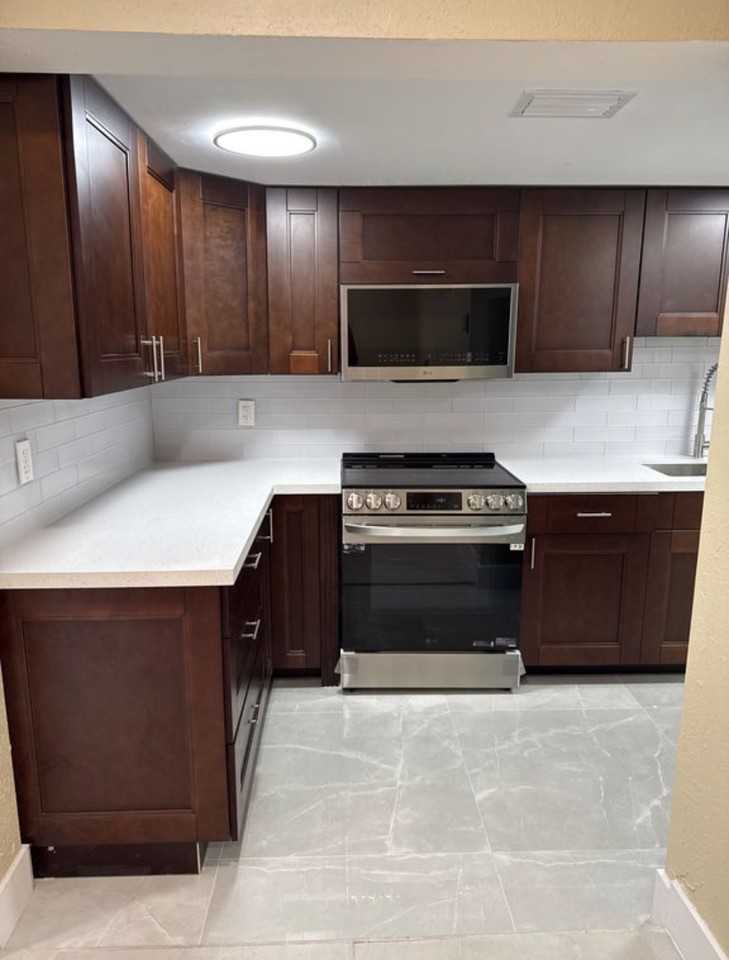 2336 Nw 35th St #REAR - Photo 2 of 16