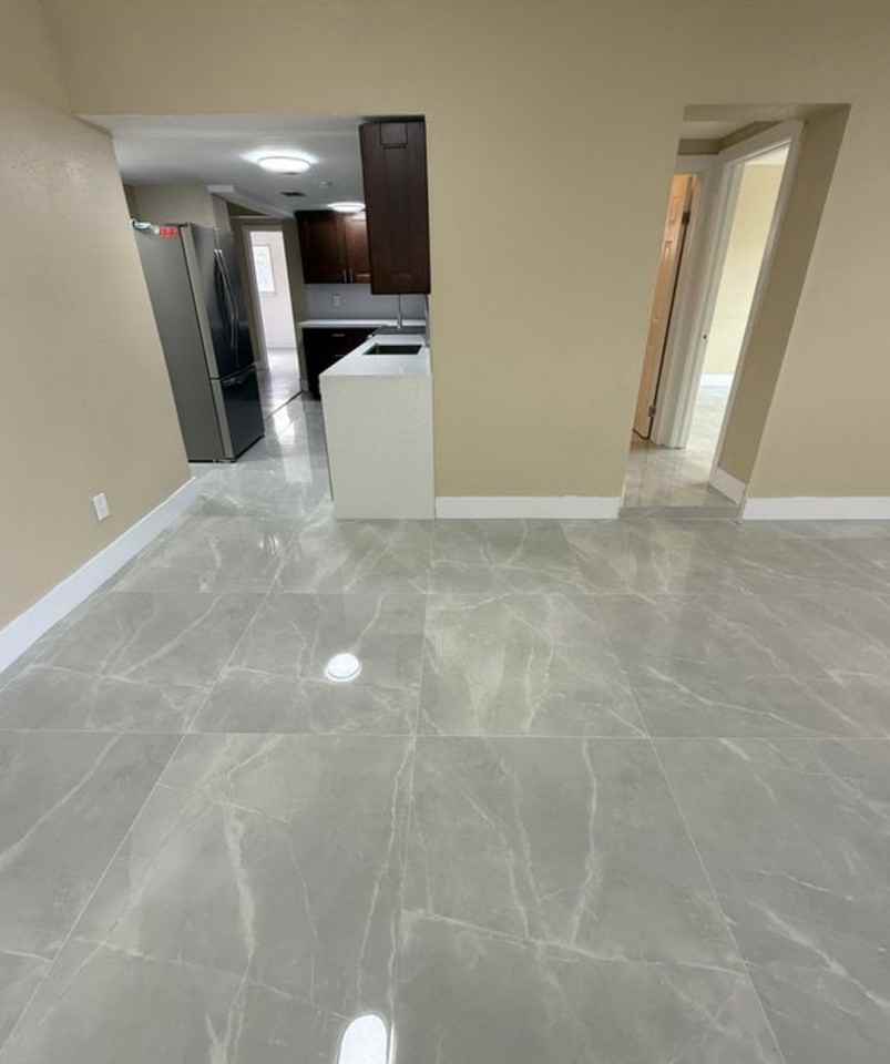 2336 Nw 35th St #REAR - Photo 5 of 16