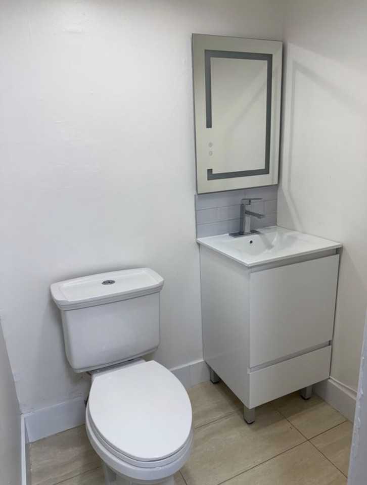 2336 Nw 35th St #REAR - Photo 6 of 16