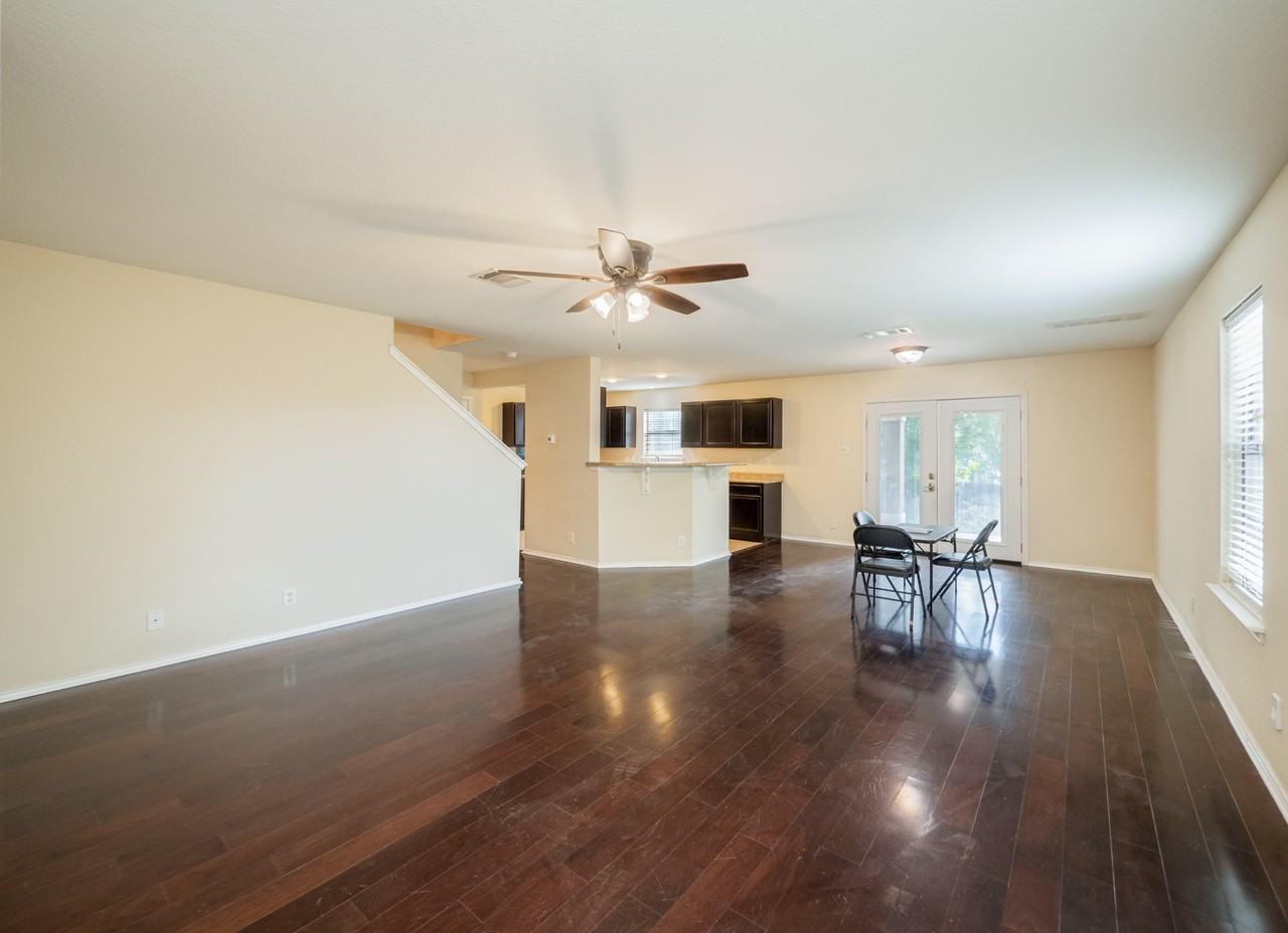 141 Clover Cv #NA - Photo 3 of 20