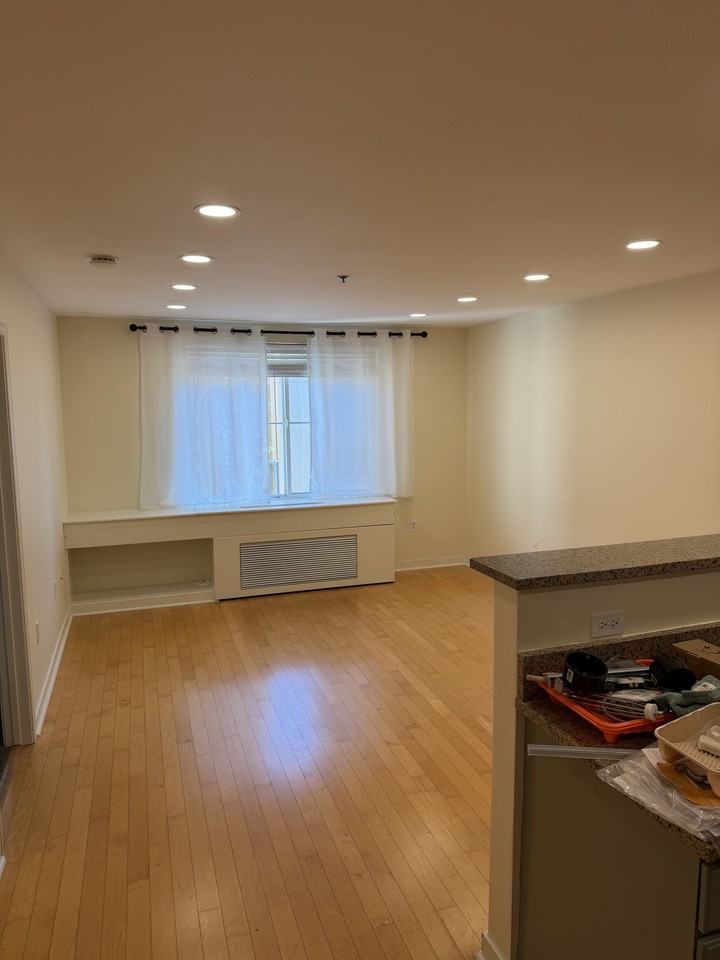 1970 Columbia St #513 - Photo 3 of 21