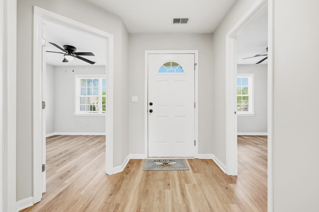 1553 Pine Harbor Way #NA - Photo 4 of 32
