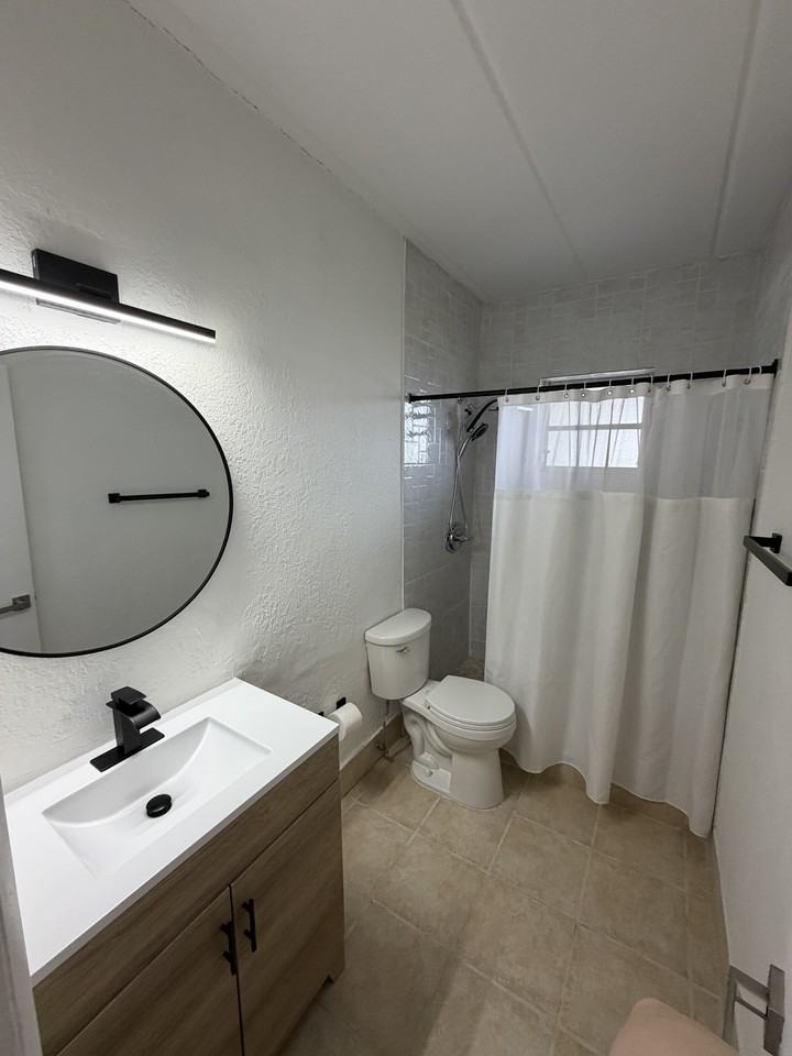 1120 Nw 30th Pl #NA - Photo 5 of 14