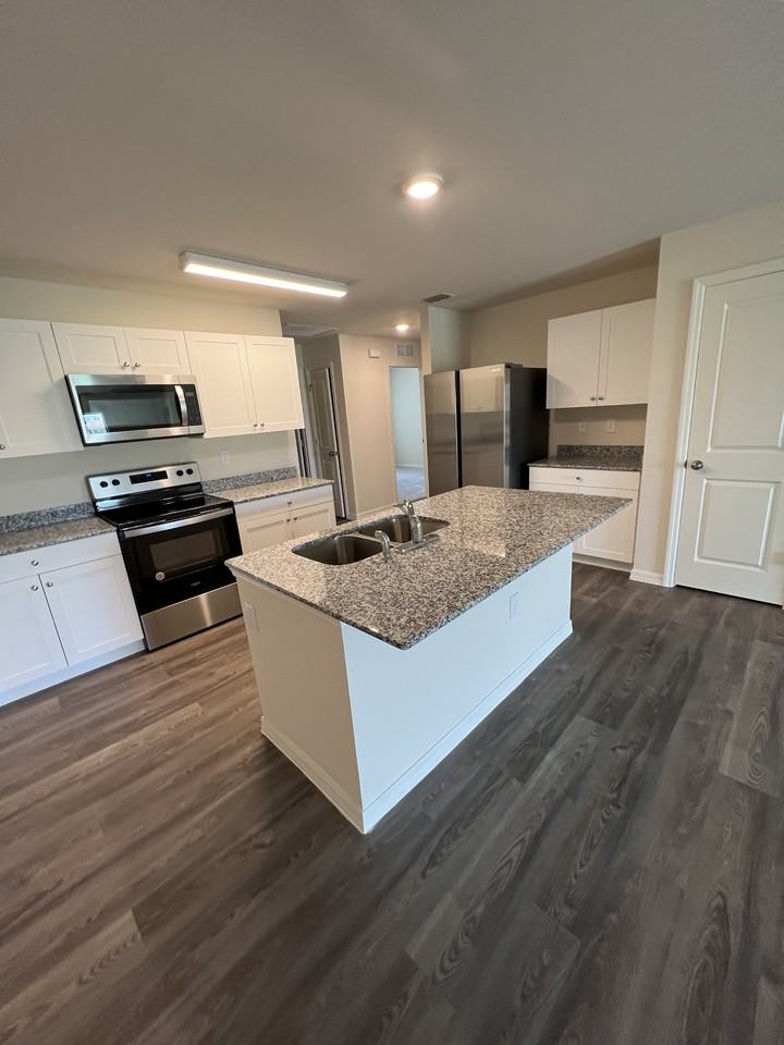 9114 Aegean Cir #9114 - Photo 5 of 31