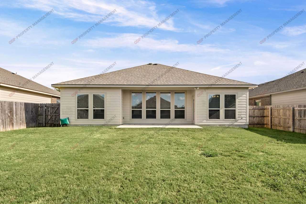 612 Cross Dr - Photo 4 of 30