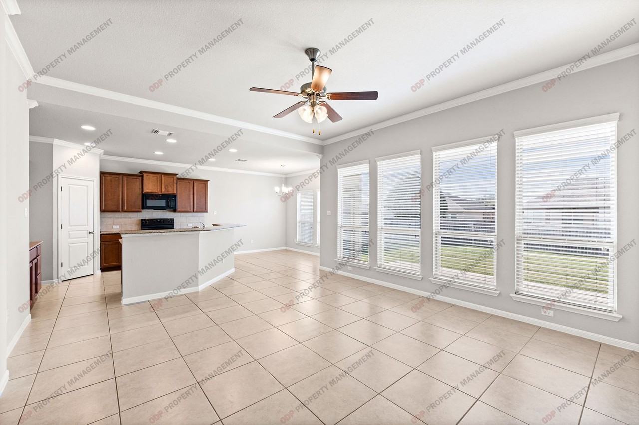 612 Cross Dr - Photo 6 of 30