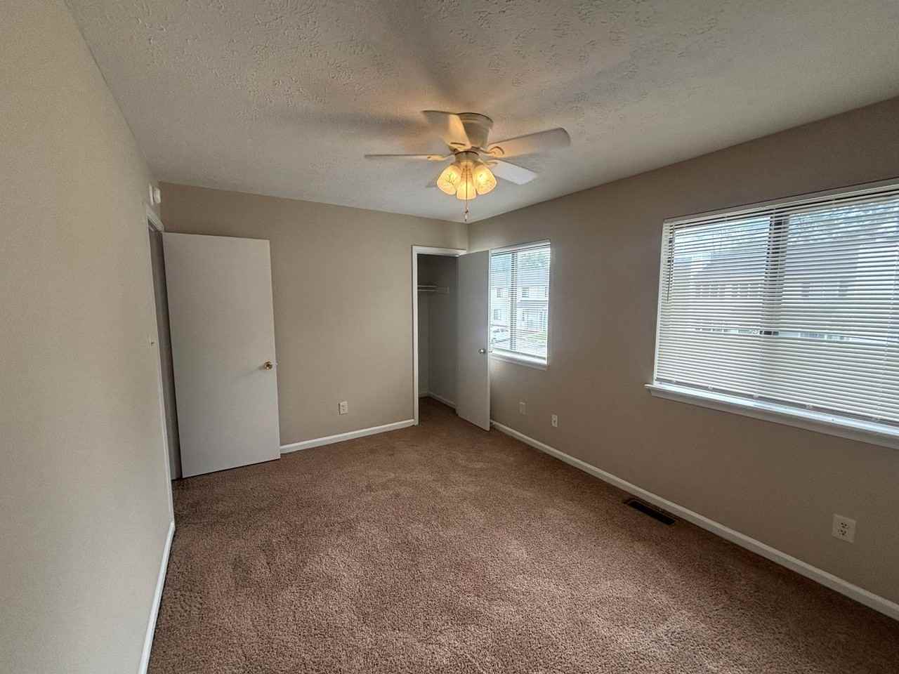 138 Montview Forest Dr - Photo 2 of 10